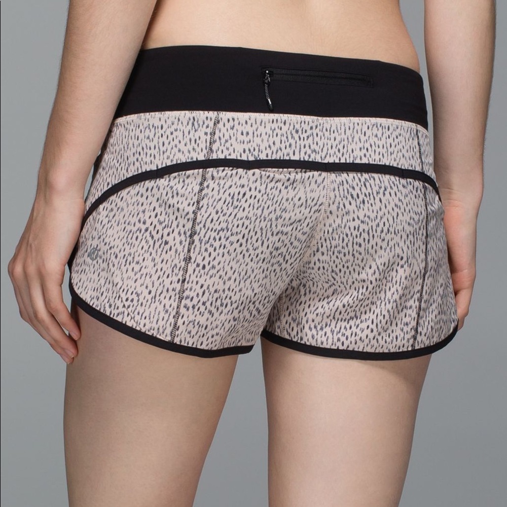 ✨SOLD✨Lululemon Speed Up Short Dotty Dash RARE